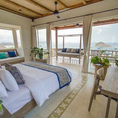 Bayview Gardens Hotel Labuan Bajo Exterior photo