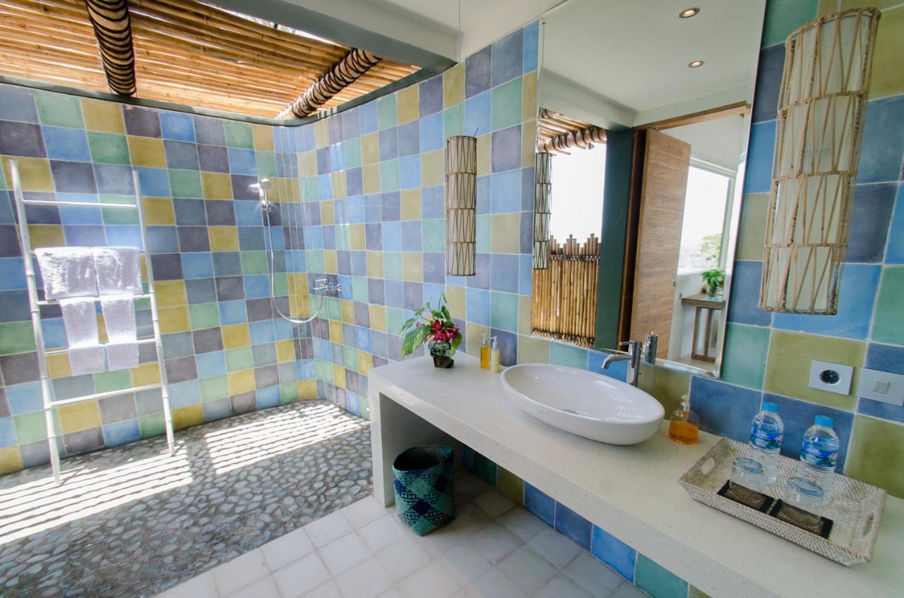 Bayview Gardens Hotel Labuan Bajo Exterior photo