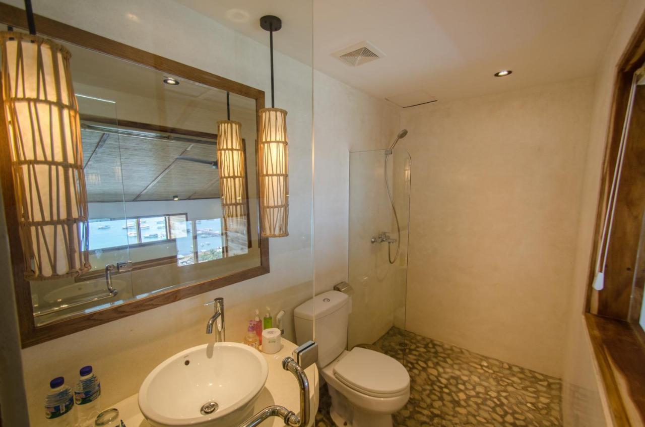 Bayview Gardens Hotel Labuan Bajo Exterior photo