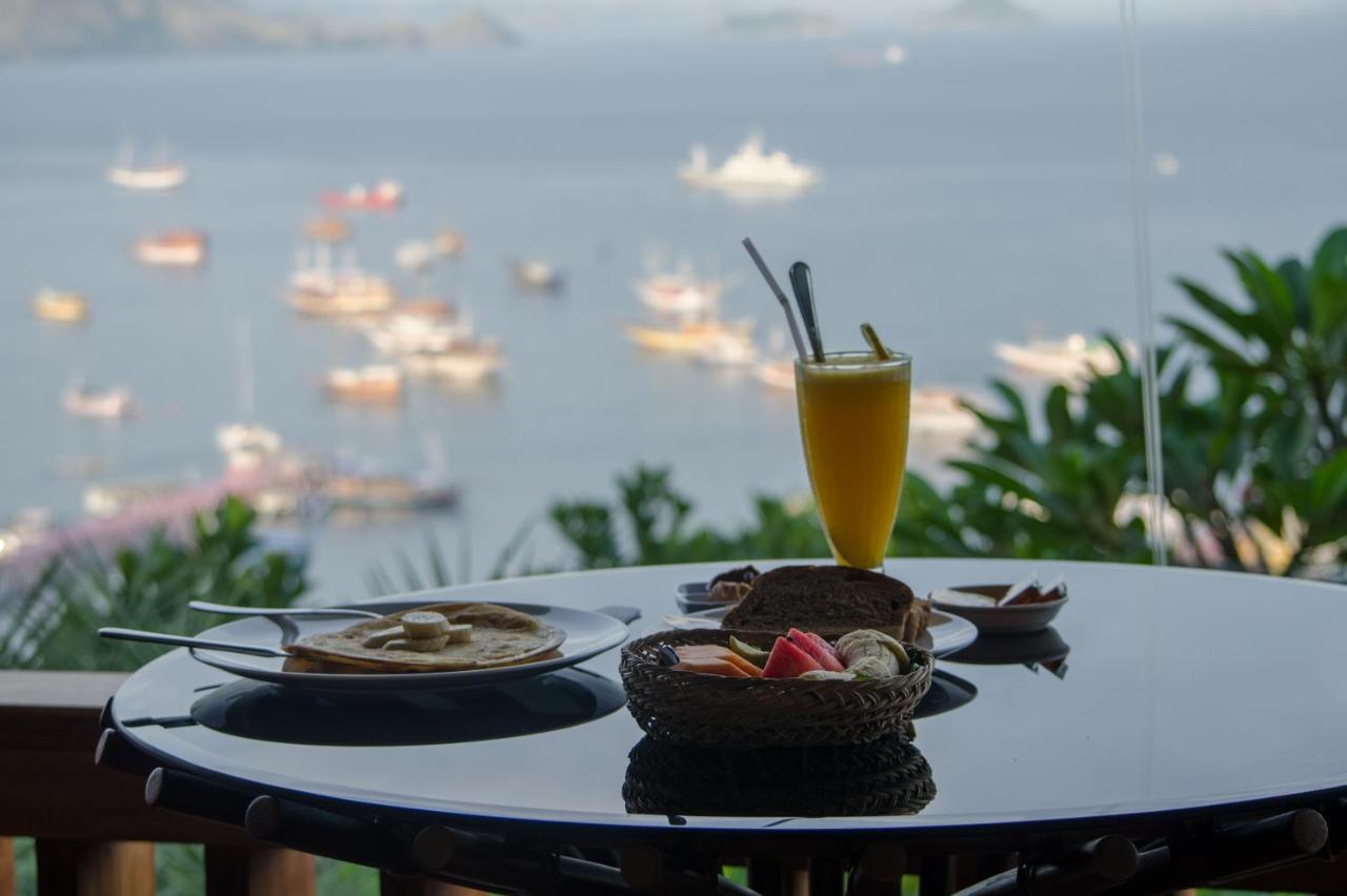 Bayview Gardens Hotel Labuan Bajo Exterior photo