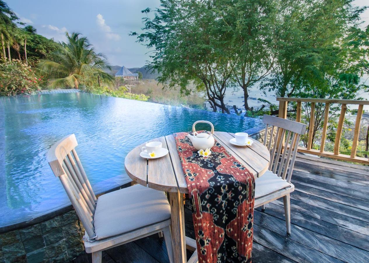 Bayview Gardens Hotel Labuan Bajo Exterior photo