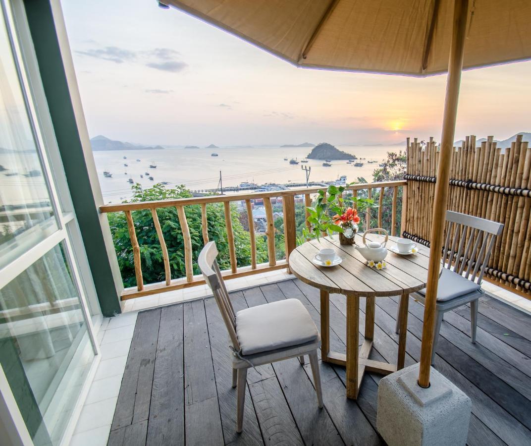 Bayview Gardens Hotel Labuan Bajo Exterior photo