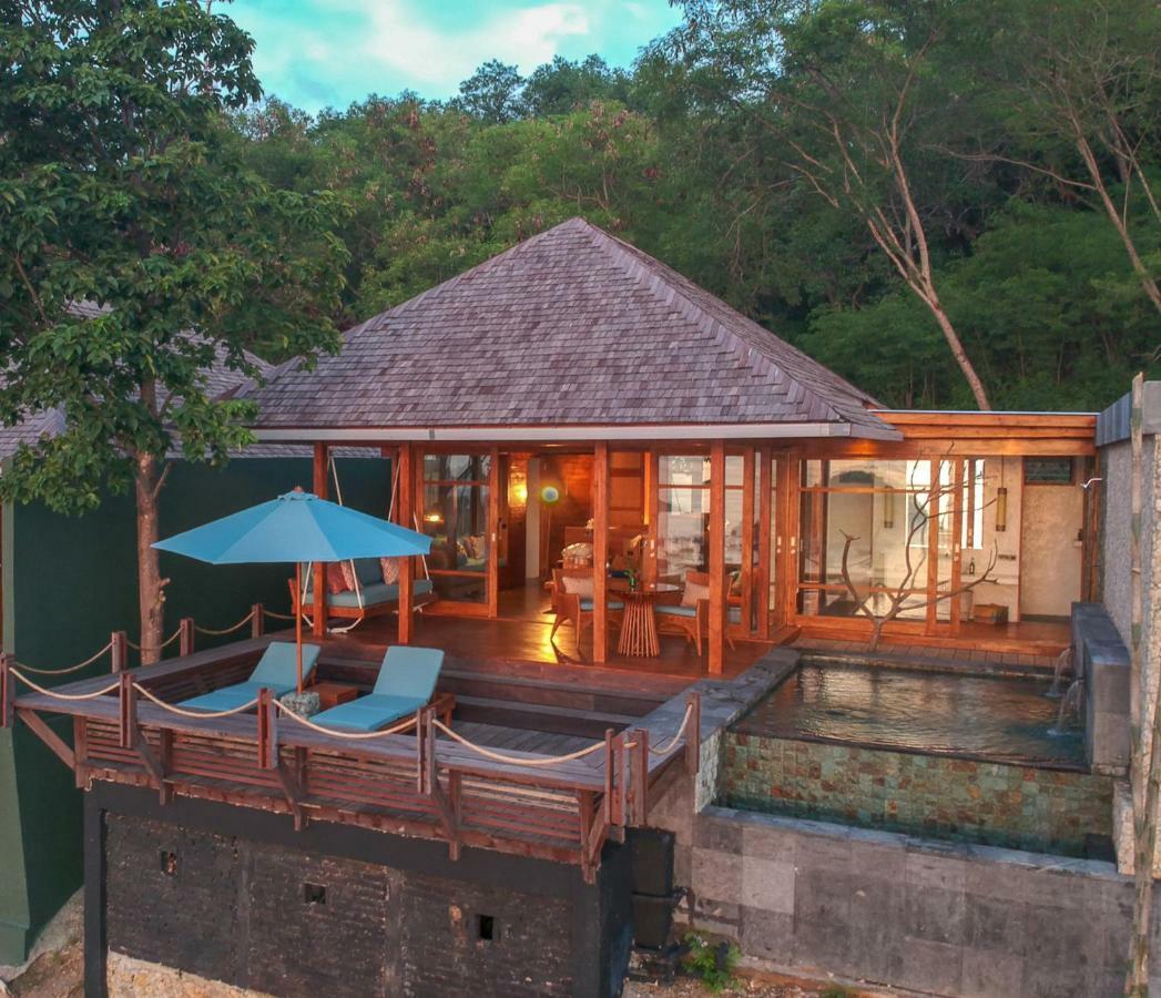 Bayview Gardens Hotel Labuan Bajo Exterior photo