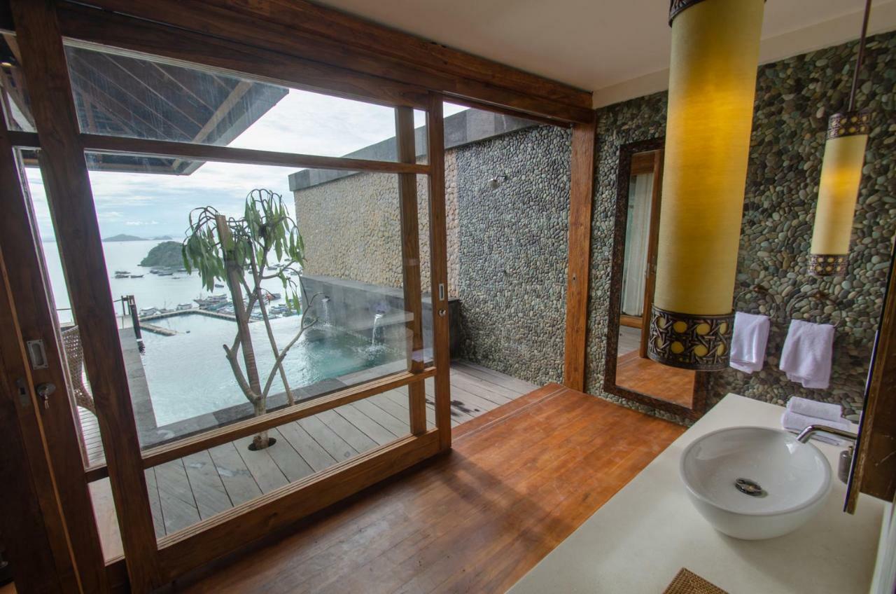 Bayview Gardens Hotel Labuan Bajo Exterior photo
